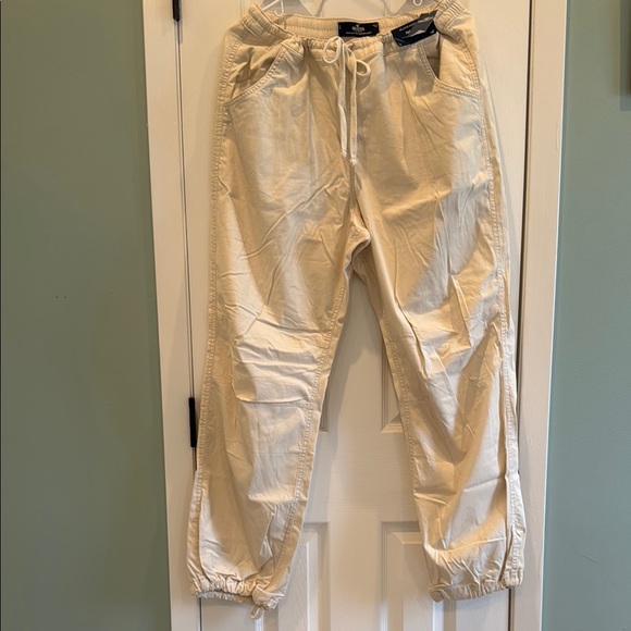 Hollister on trend Parachute Baggy Pant Adjustable Rise and adjustable length - Picture 1 of 10